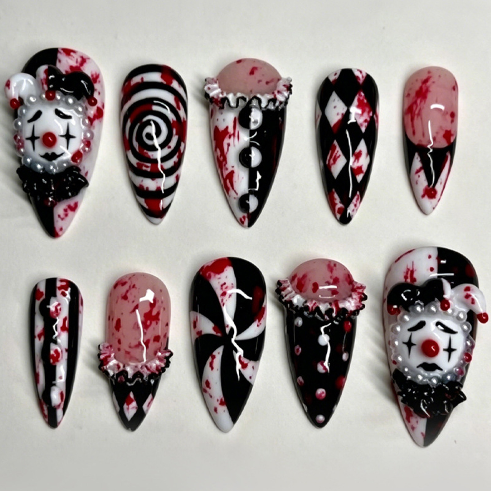 Nail Art Press On - 30 قطعة من الأظافر الاصطناعية المضحكة