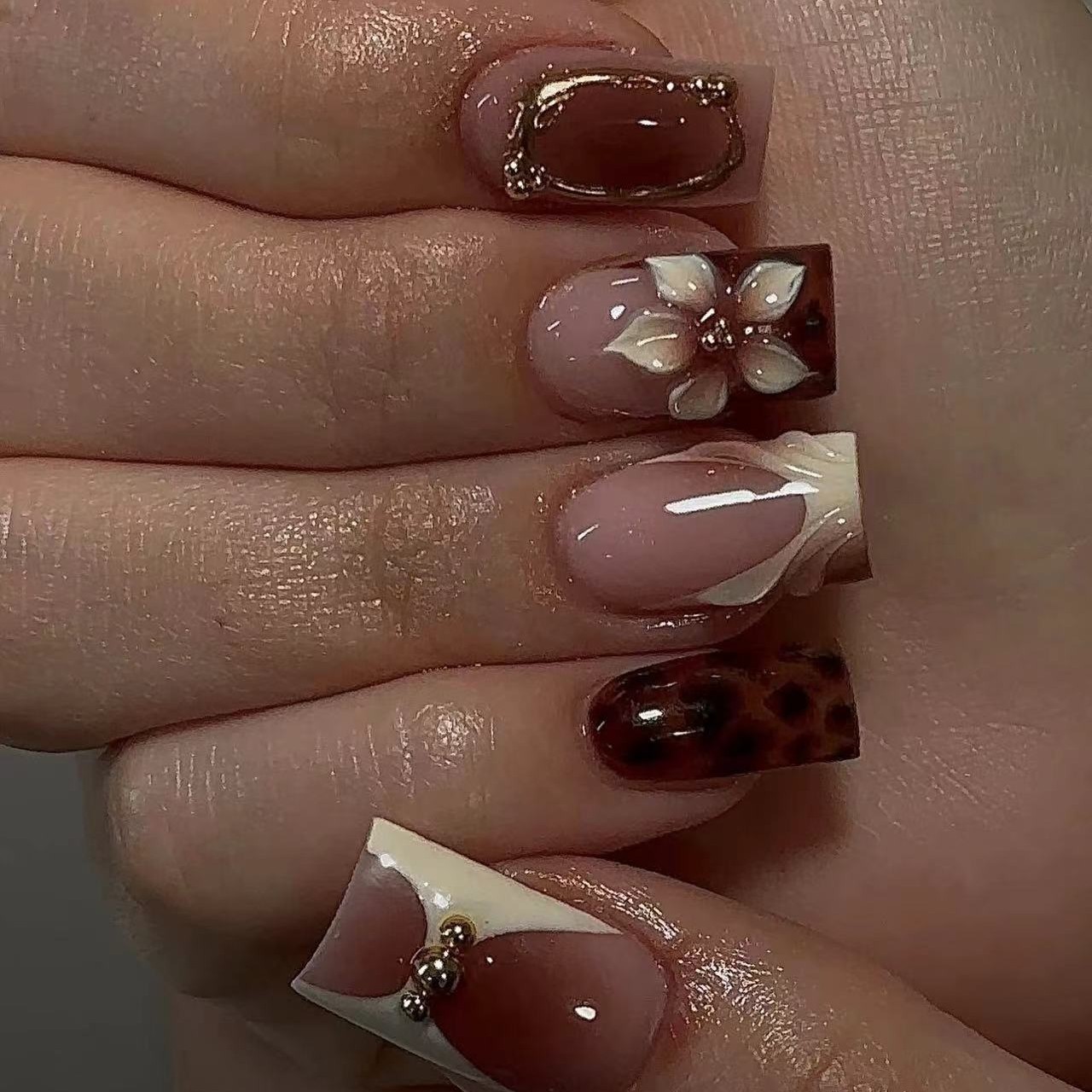 أظافر صناعية قصيرة مربعة الشكل - مراجعة Nail Art Press On وسعره