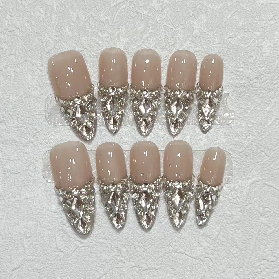10 قطع أظافر لاصقة لامعة لحفلا - مراجعة Nail Art Press On وسعره